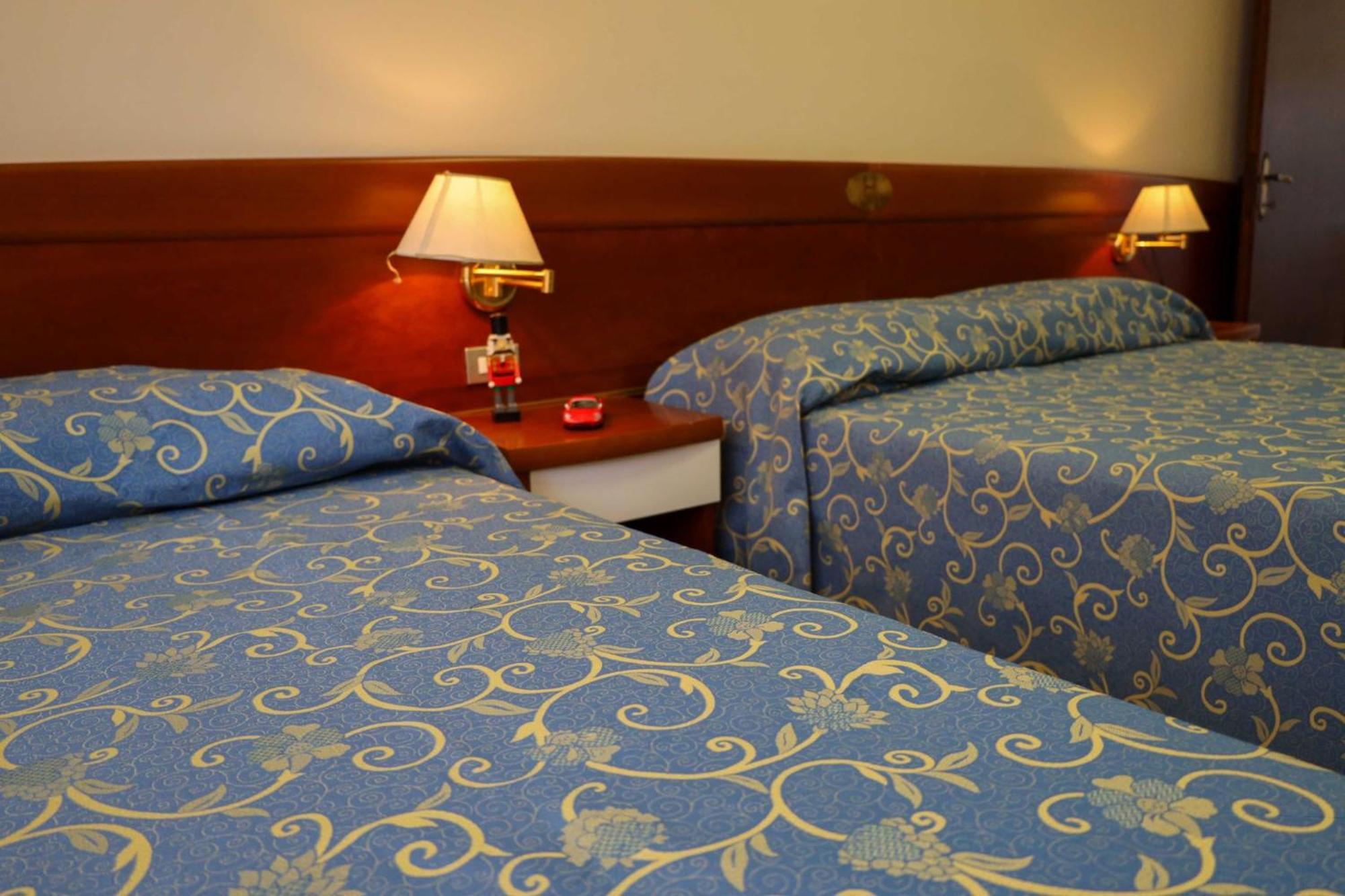 Easy Hotel Meryon ซอตโตมารีนา ภายนอก รูปภาพ